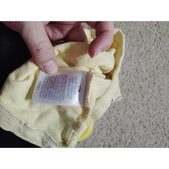 Y2K Winnie The Pooh Tshirt Bug Adventure Disney Baby Sz 12 Months Yellow - Picture 5 of 5